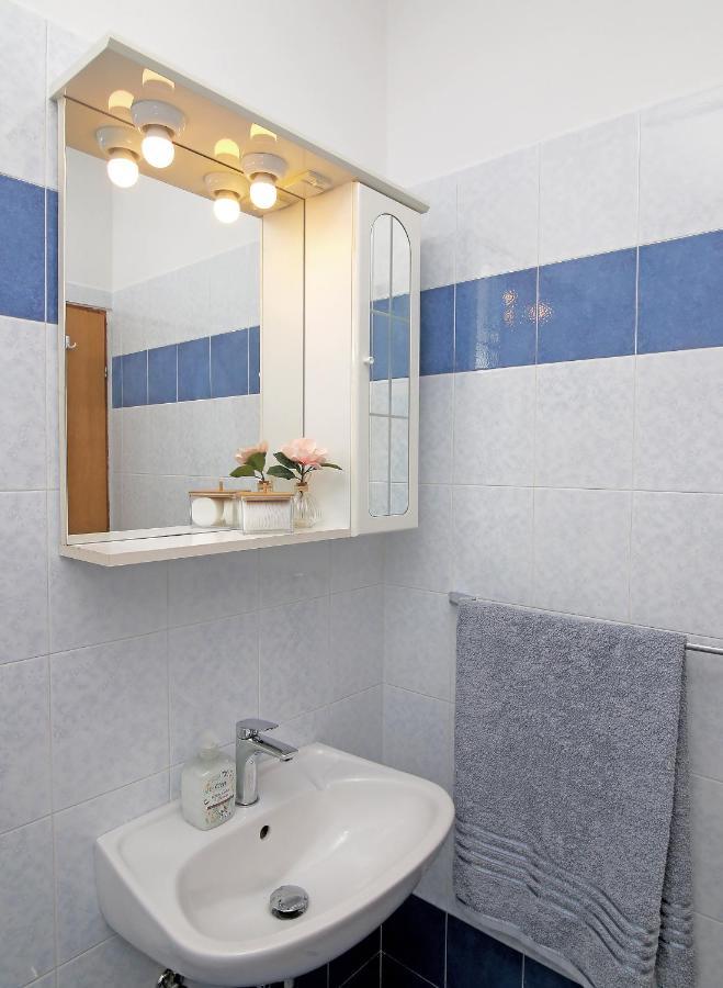 Apartmani Krmek มลินี ภายนอก รูปภาพ