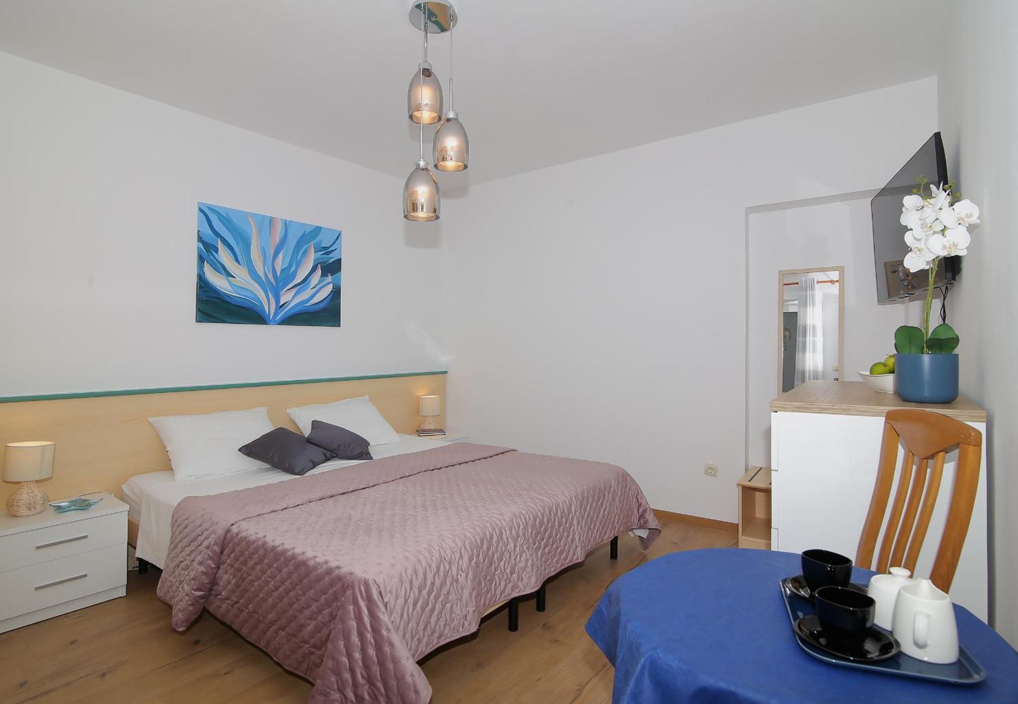 Apartmani Krmek มลินี ภายนอก รูปภาพ